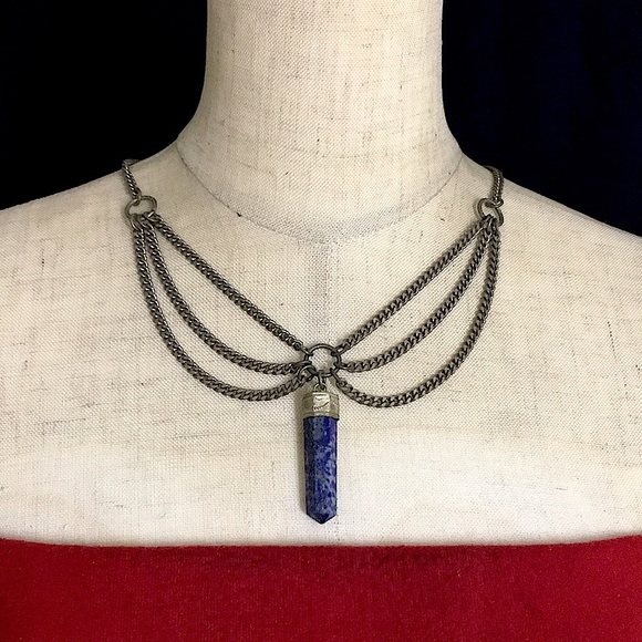 Vintage Jewelry - 🖤70s Lapis pendant necklace